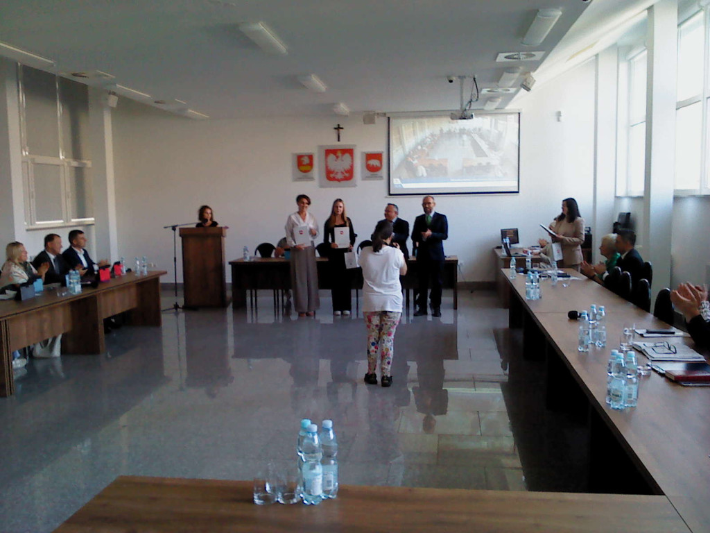 Wyróżnienie uczestników olimpiad na sesji Rady