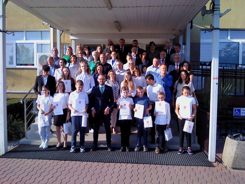 Wyróżnienie uczestników olimpiad na sesji Rady