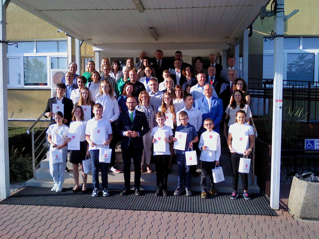 Wyróżnienie uczestników olimpiad na sesji Rady