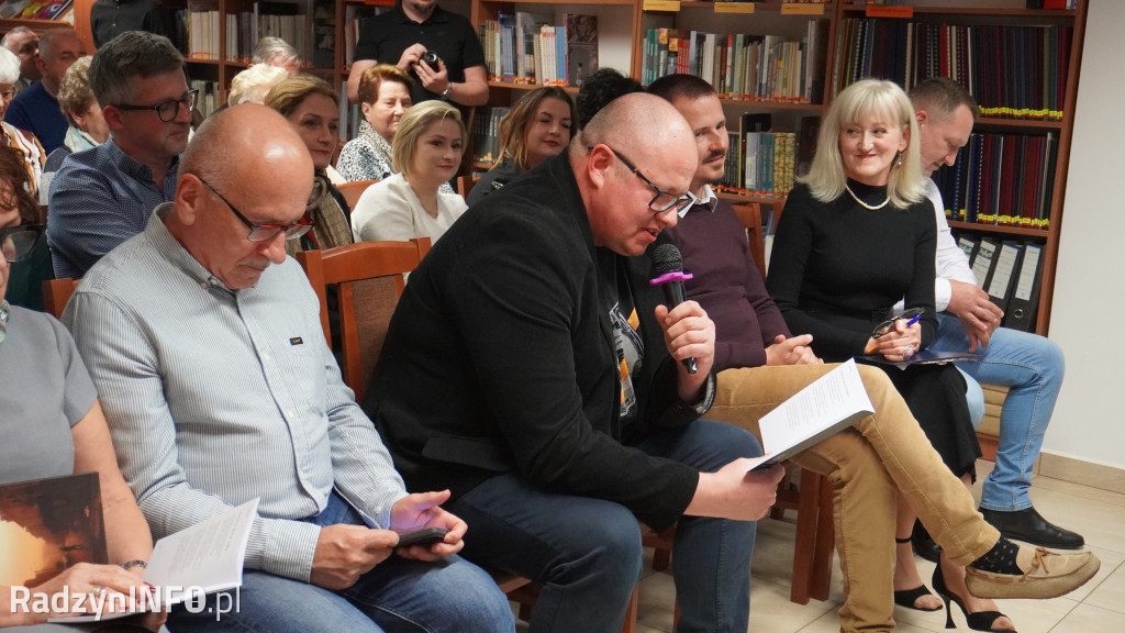 Promocja tomiku poezji i powieści Adama Świcia