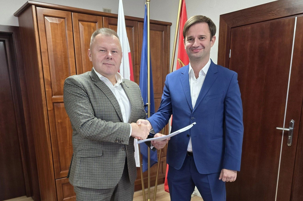 Podpisanie przez gm. Ulan umowy na remonty dróg