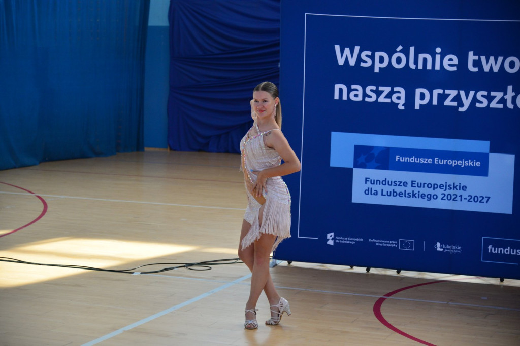 Wręczanie umów na finansowanie szkół zawodowych