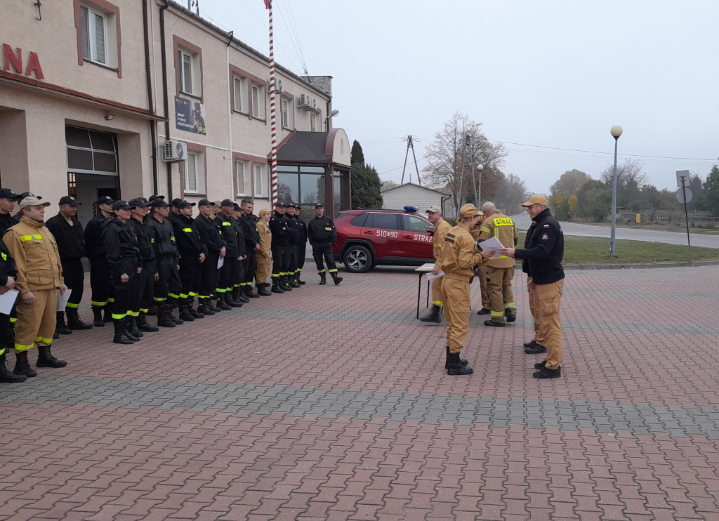 Strażacy z OSP po egzaminie