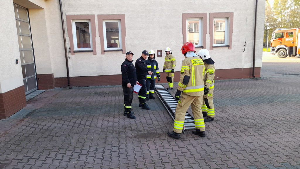 Strażacy z OSP po egzaminie