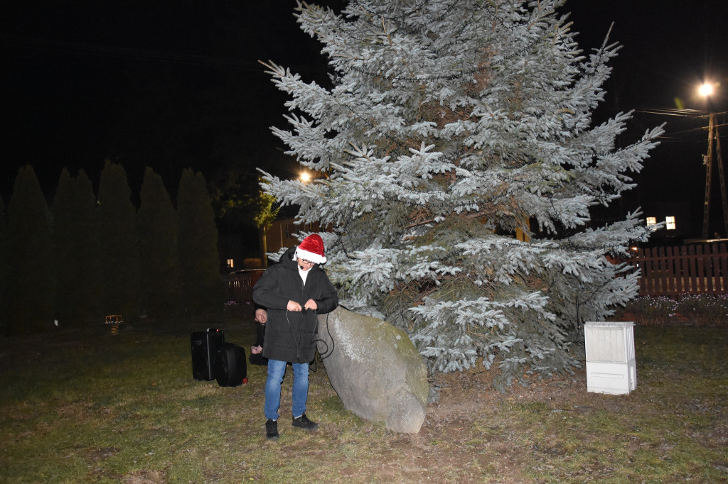 Uroczyste rozświetlenie choinki w Białej