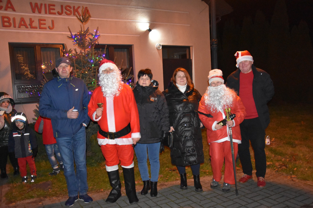 Uroczyste rozświetlenie choinki w Białej