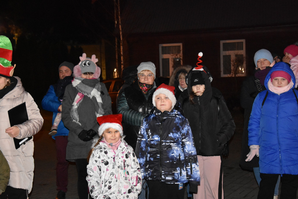 Uroczyste rozświetlenie choinki w Białej