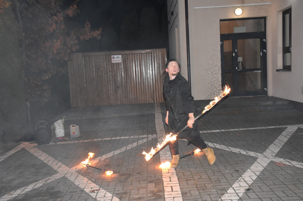 Uroczyste rozświetlenie choinki w Białej
