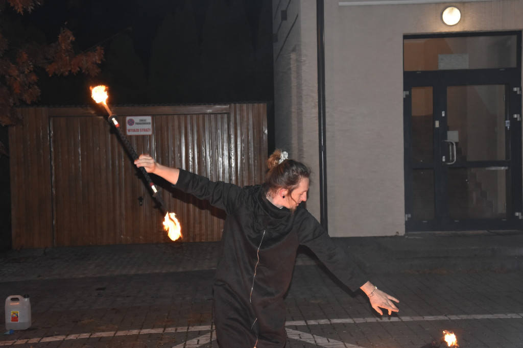 Uroczyste rozświetlenie choinki w Białej