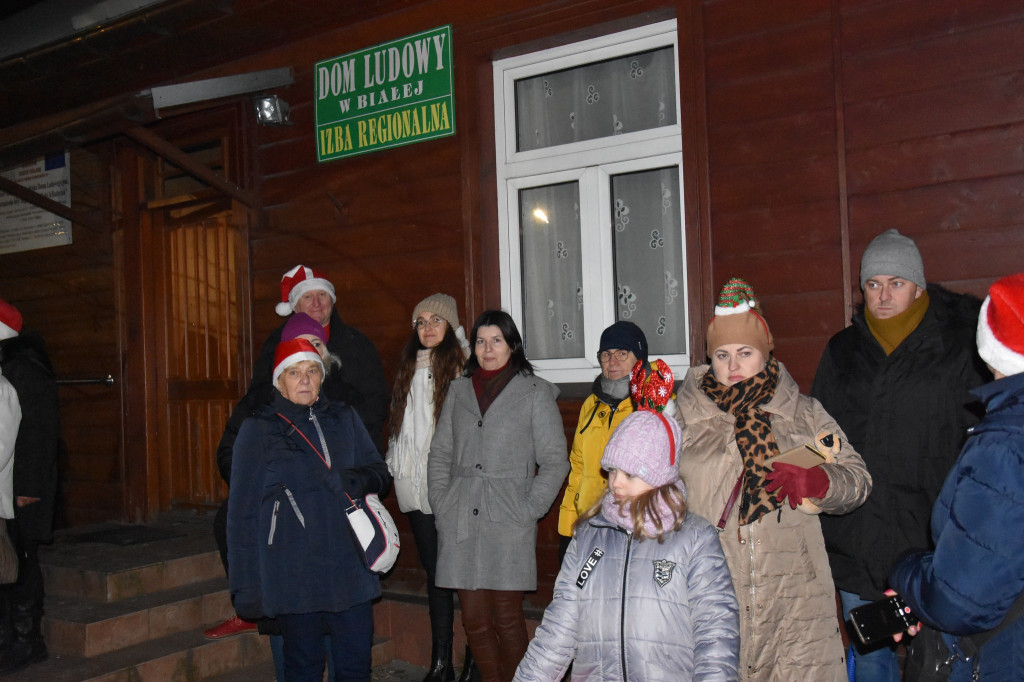 Uroczyste rozświetlenie choinki w Białej