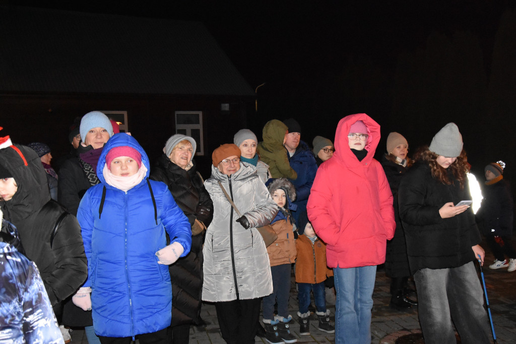 Uroczyste rozświetlenie choinki w Białej