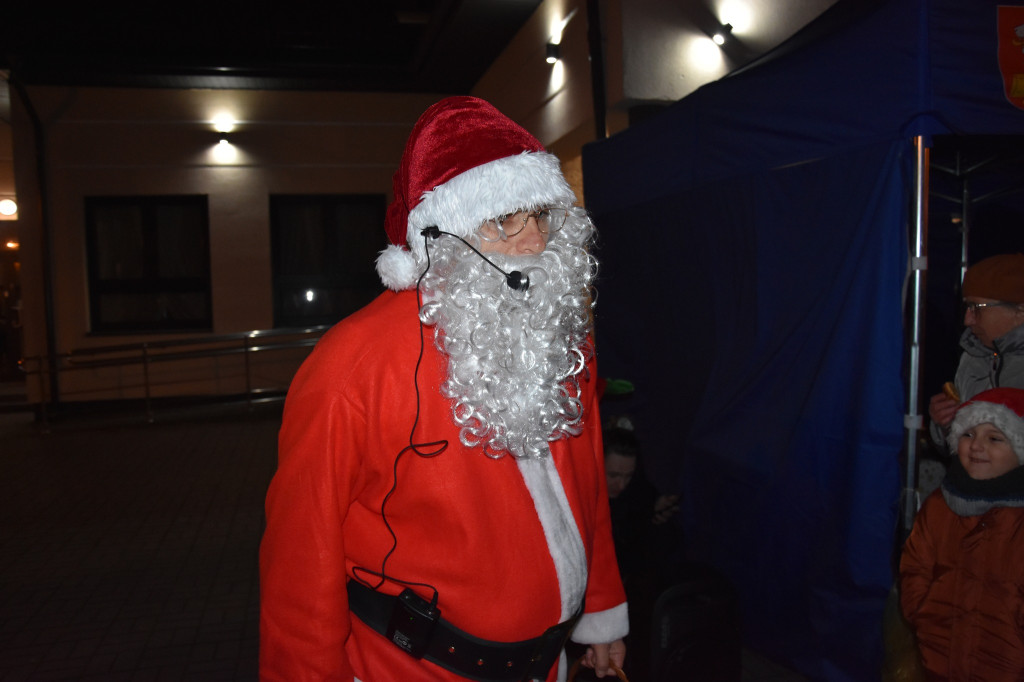 Uroczyste rozświetlenie choinki w Białej