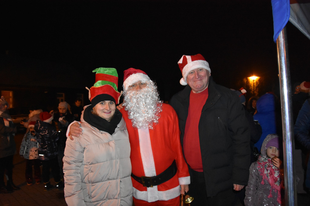 Uroczyste rozświetlenie choinki w Białej