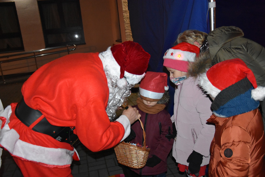 Uroczyste rozświetlenie choinki w Białej