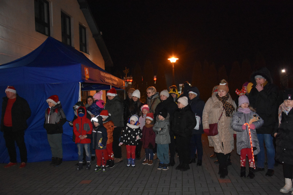 Uroczyste rozświetlenie choinki w Białej