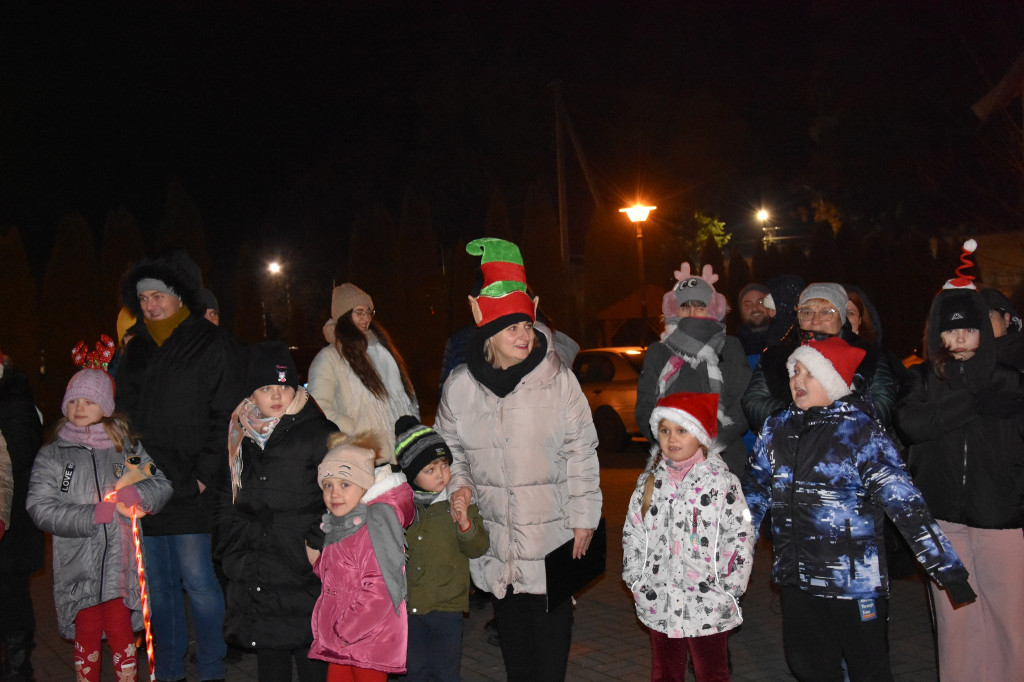 Uroczyste rozświetlenie choinki w Białej