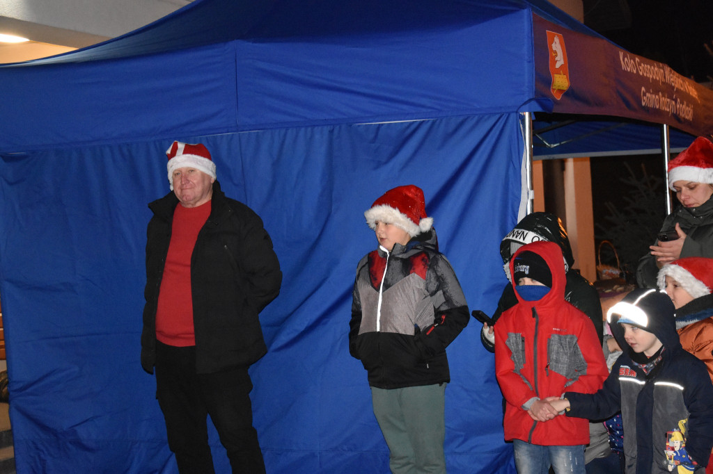 Uroczyste rozświetlenie choinki w Białej