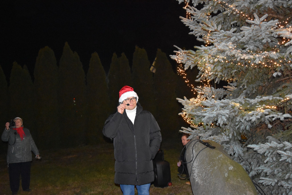 Uroczyste rozświetlenie choinki w Białej