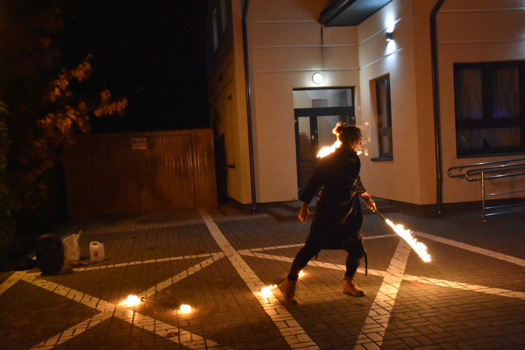 Uroczyste rozświetlenie choinki w Białej