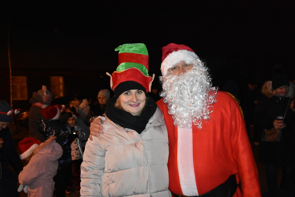 Uroczyste rozświetlenie choinki w Białej