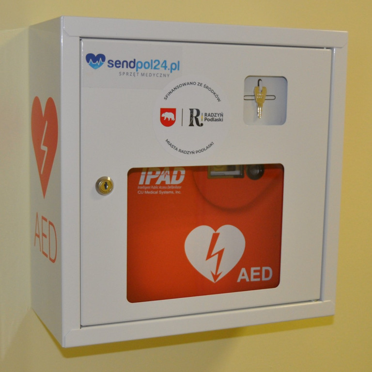 Nowy defibrylator radzyńskiej policji