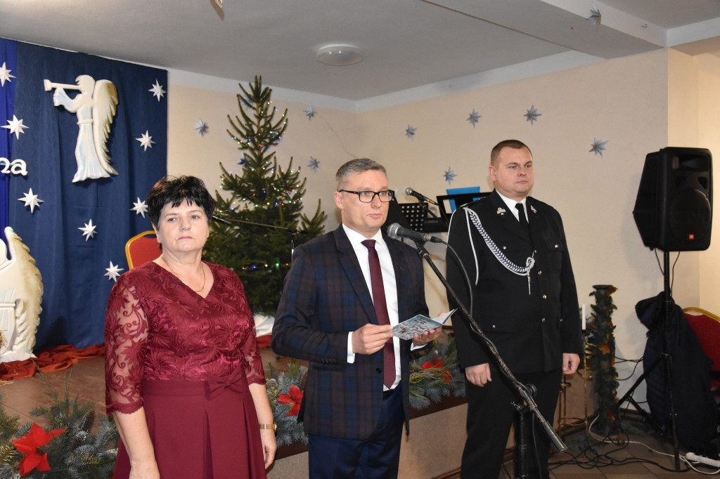 Spotkanie wigilijne dla osób starszych w Paszkach