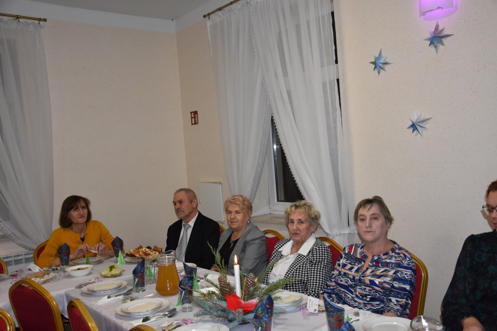 Spotkanie wigilijne dla osób starszych w Paszkach