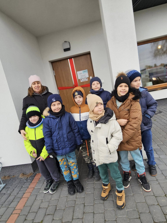 Dzieci z SP w Sobolach w przychodni weterynaryjnej