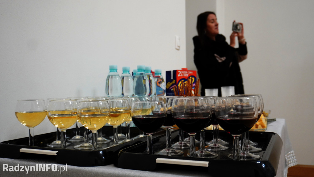 Wystawa fotografii Adama Osaka >>Między światami<<