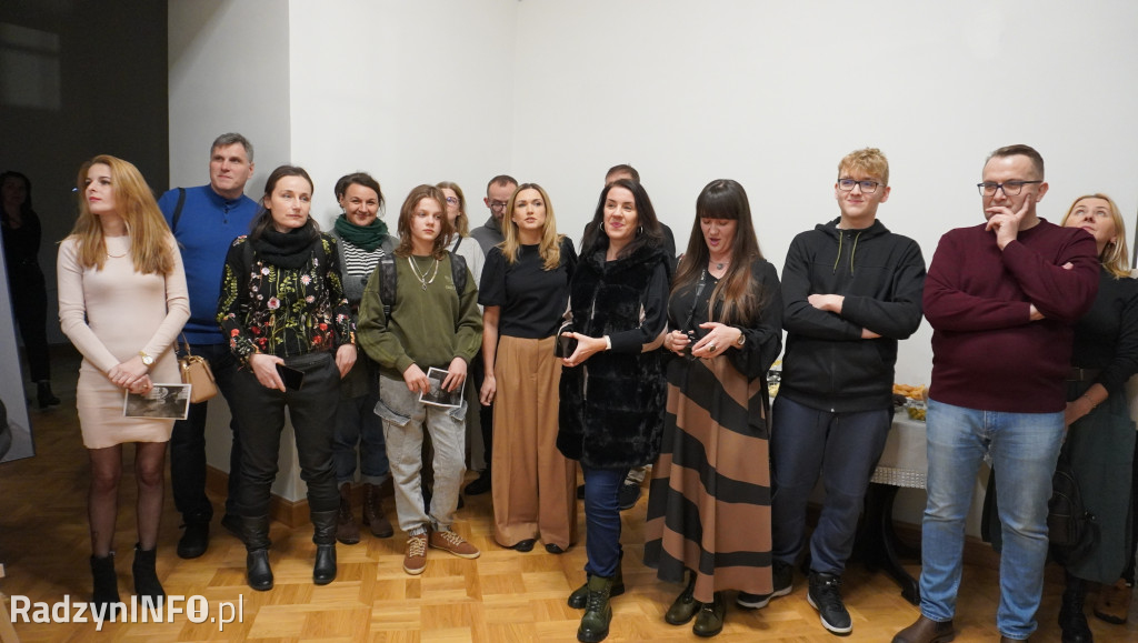 Wystawa fotografii Adama Osaka >>Między światami<<