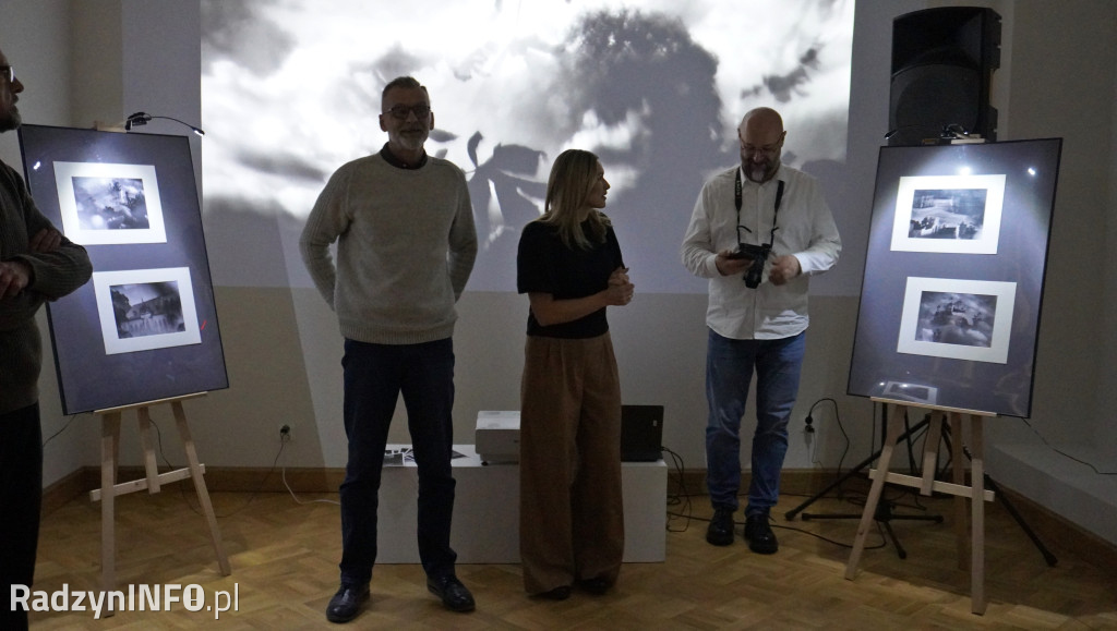 Wystawa fotografii Adama Osaka >>Między światami<<