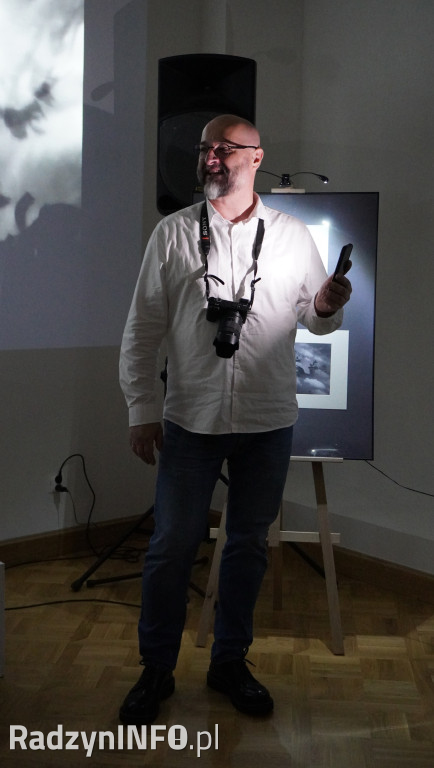 Wystawa fotografii Adama Osaka >>Między światami<<