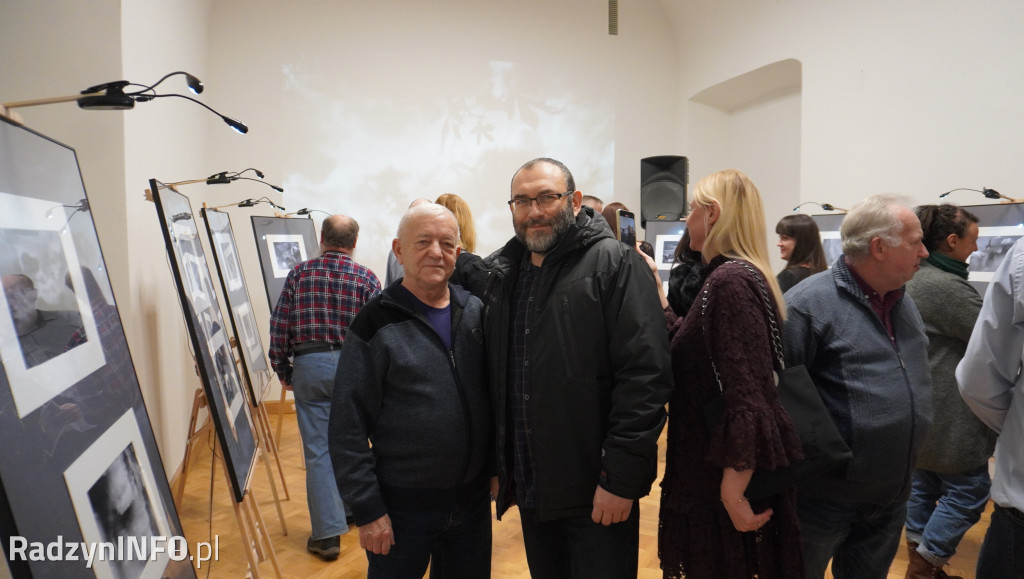 Wystawa fotografii Adama Osaka >>Między światami<<