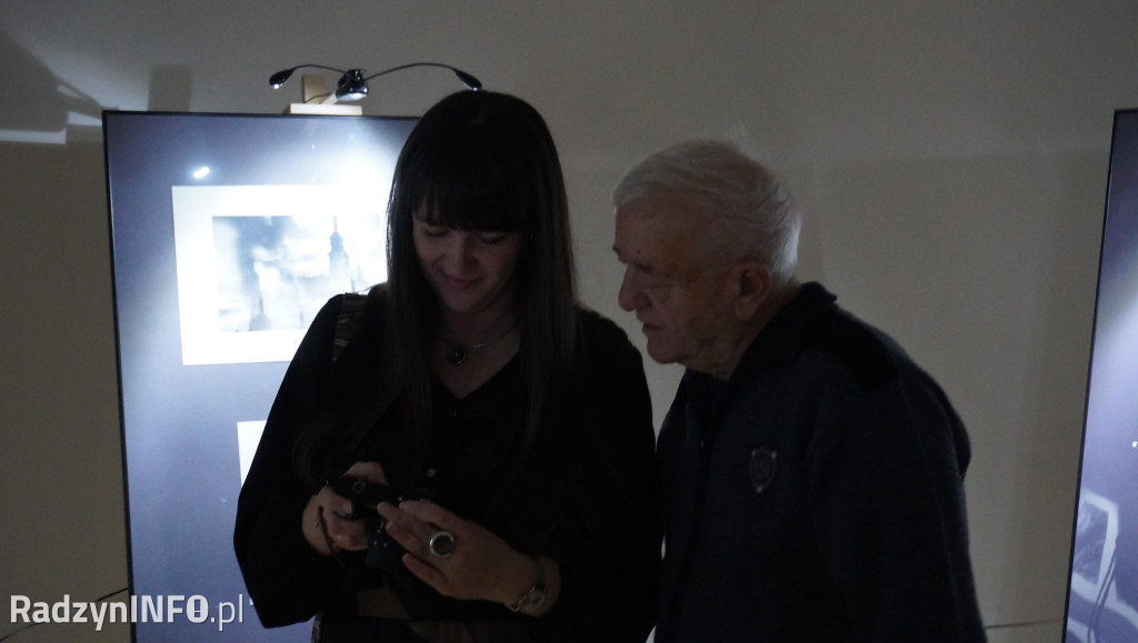 Wystawa fotografii Adama Osaka >>Między światami<<