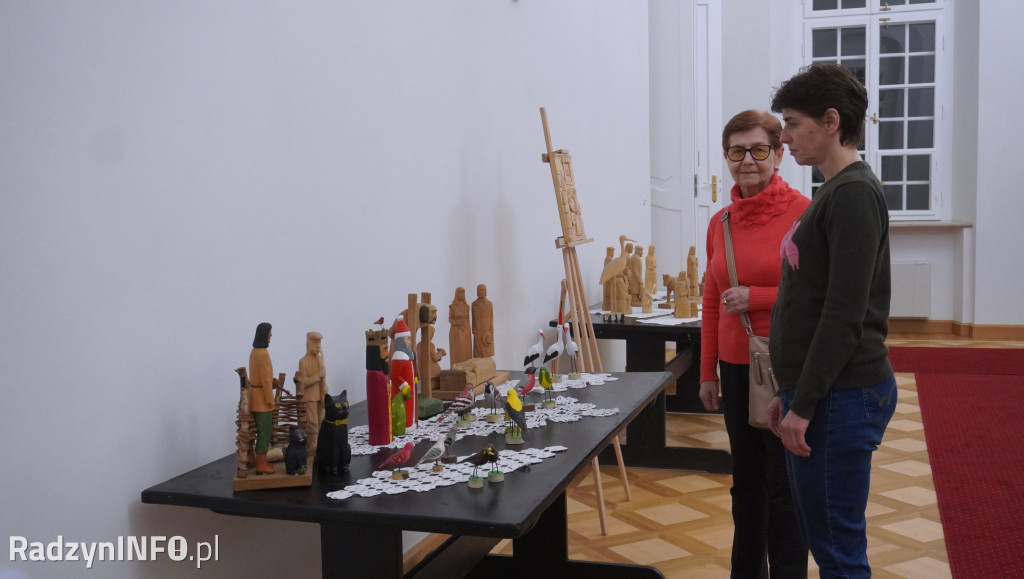 Wystawa rzeźb Mariana Ścisła w pałacu Potockich