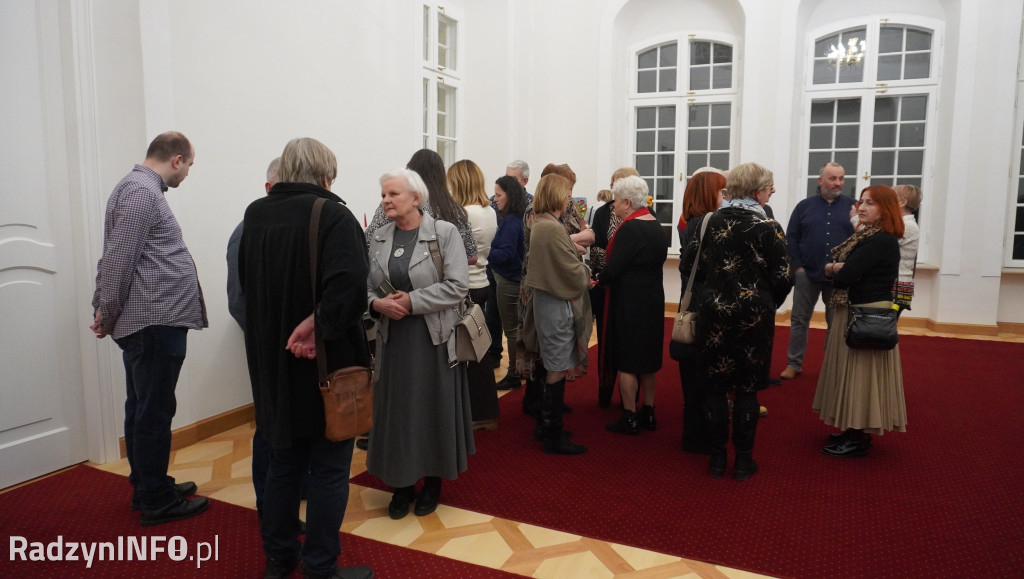 Wystawa rzeźb Mariana Ścisła w pałacu Potockich