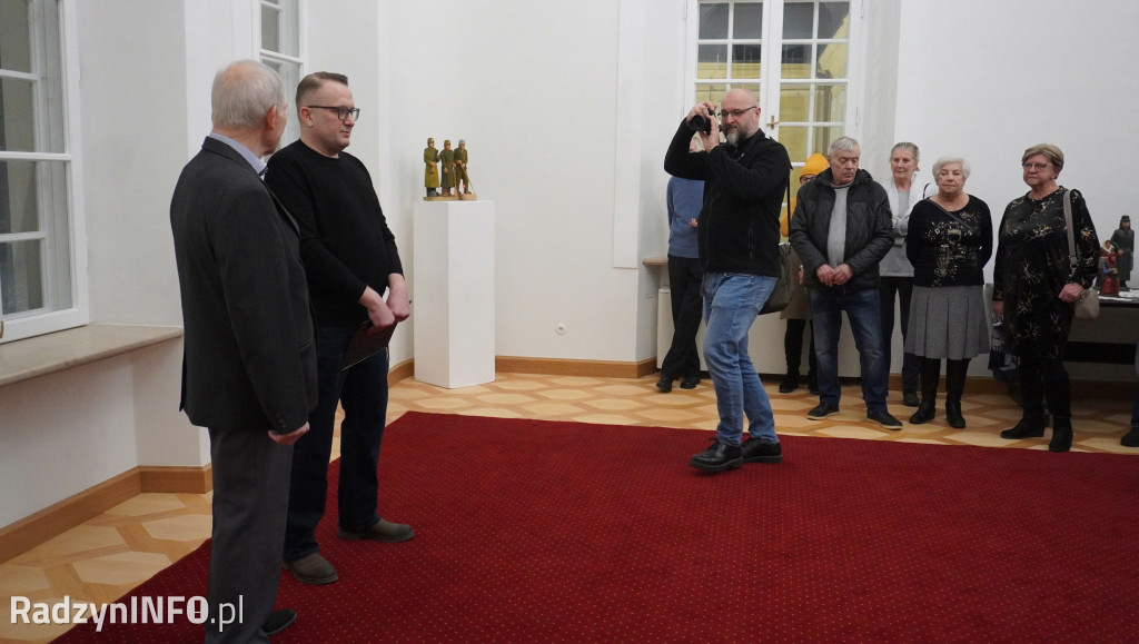 Wystawa rzeźb Mariana Ścisła w pałacu Potockich