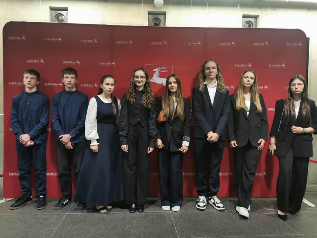 11 uczniów I LO stypendystami marszałka