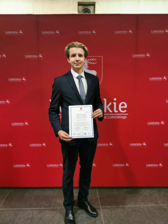 11 uczniów I LO stypendystami marszałka
