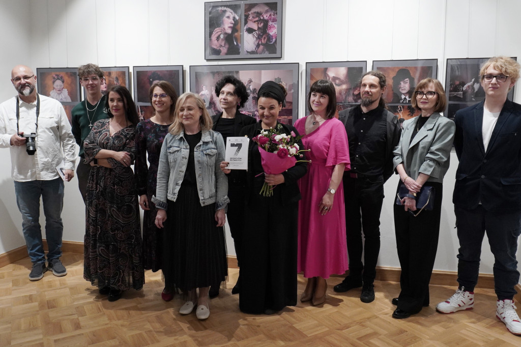 Wystawa fotografii >>7 grzechów głównych<<