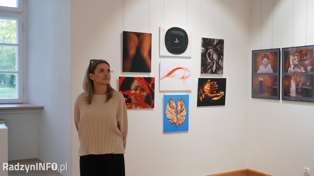 Wystawa fotografii >>7 grzechów głównych<<