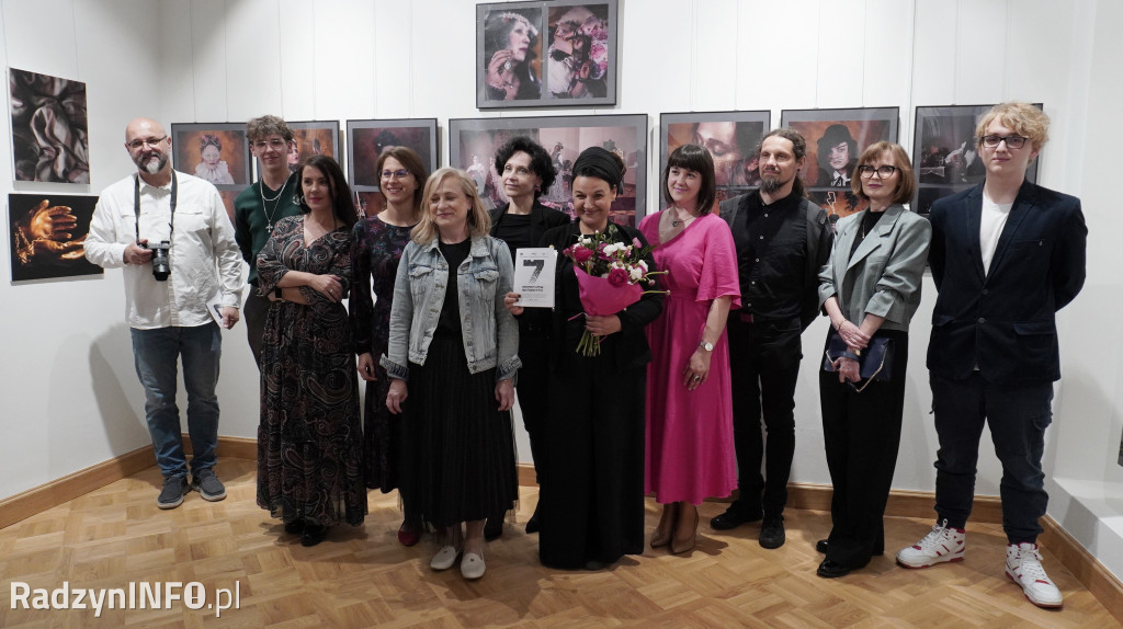 Wystawa fotografii >>7 grzechów głównych<<