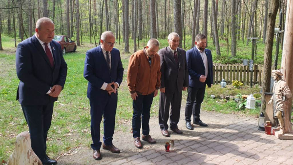 Uczczenie 3 maja przez działaczy RaSIL i radnych