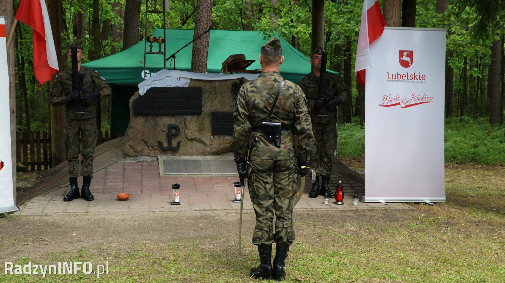Uroczystość patriotyczna w lesie Baran
