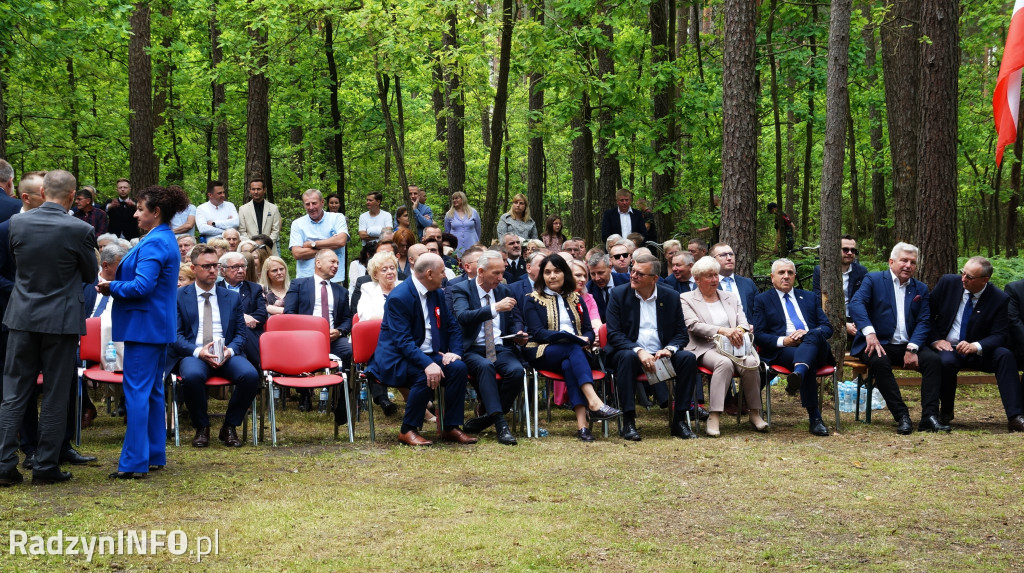 Uroczystość patriotyczna w lesie Baran