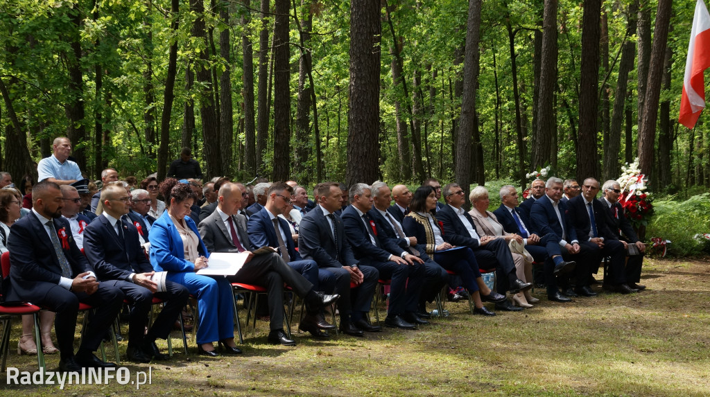Uroczystość patriotyczna w lesie Baran