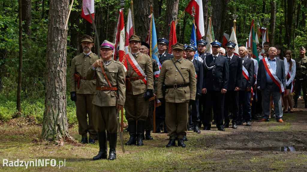 Uroczystość patriotyczna w lesie Baran