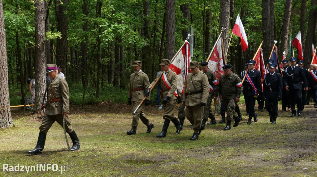Uroczystość patriotyczna w lesie Baran