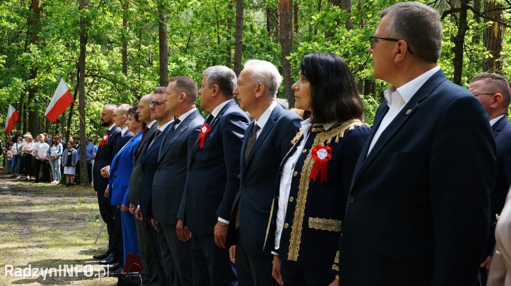 Uroczystość patriotyczna w lesie Baran