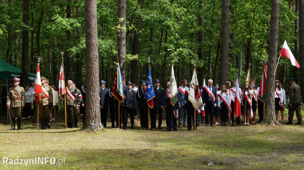 Uroczystość patriotyczna w lesie Baran